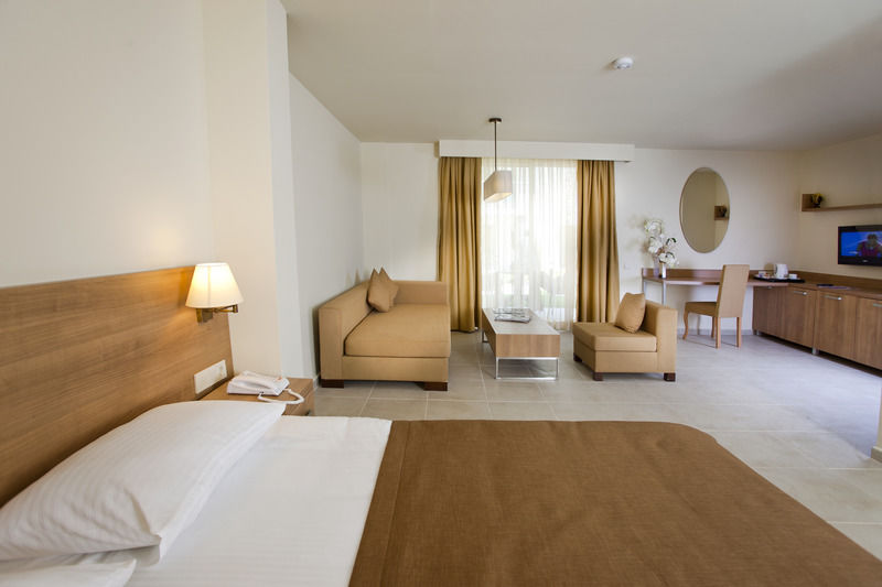 Отель Dream Family Club Сиде Экстерьер фото